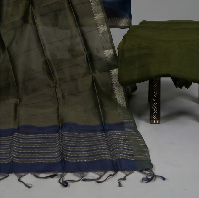 Handloom Silk Nizam Border Chudi Set - Navy Blue & Green