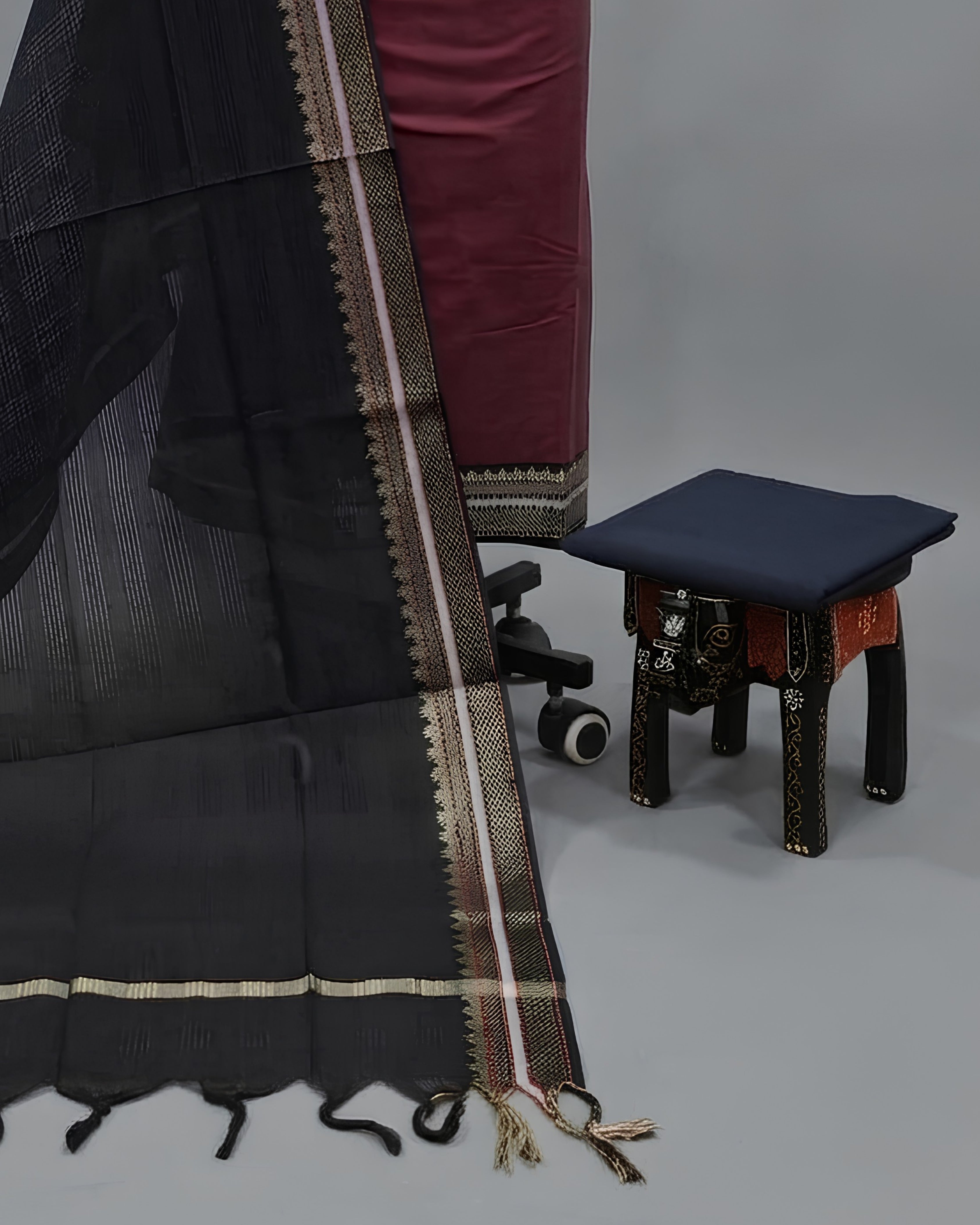 MANGALAGIRI PURE COTTON  ZARI - MAROON WITH BLACK