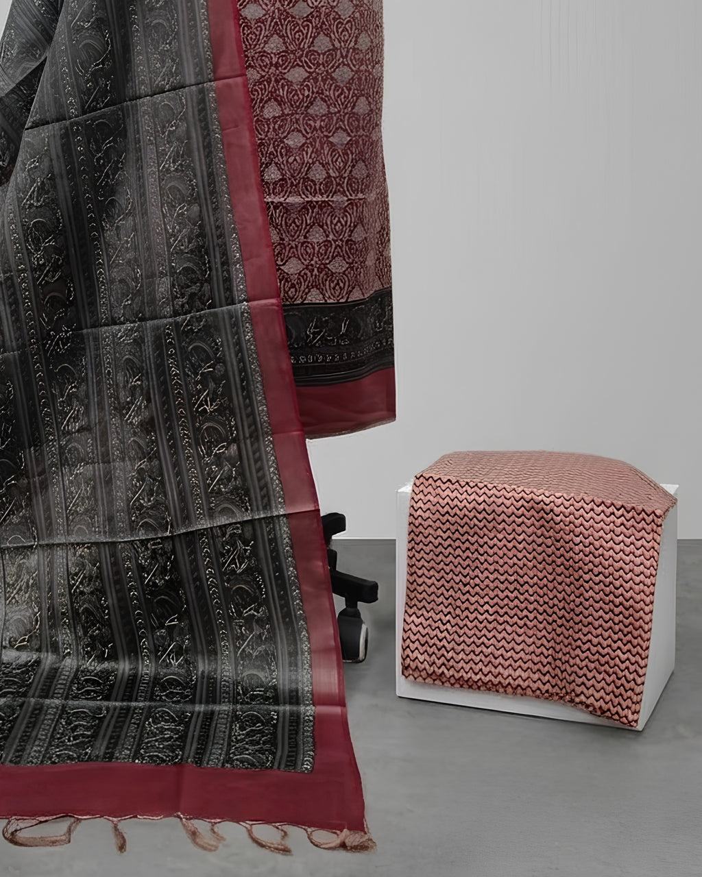 TISSUE SILK DIGITAL CHUDI SETS - MAROON WITH HALF BLACK