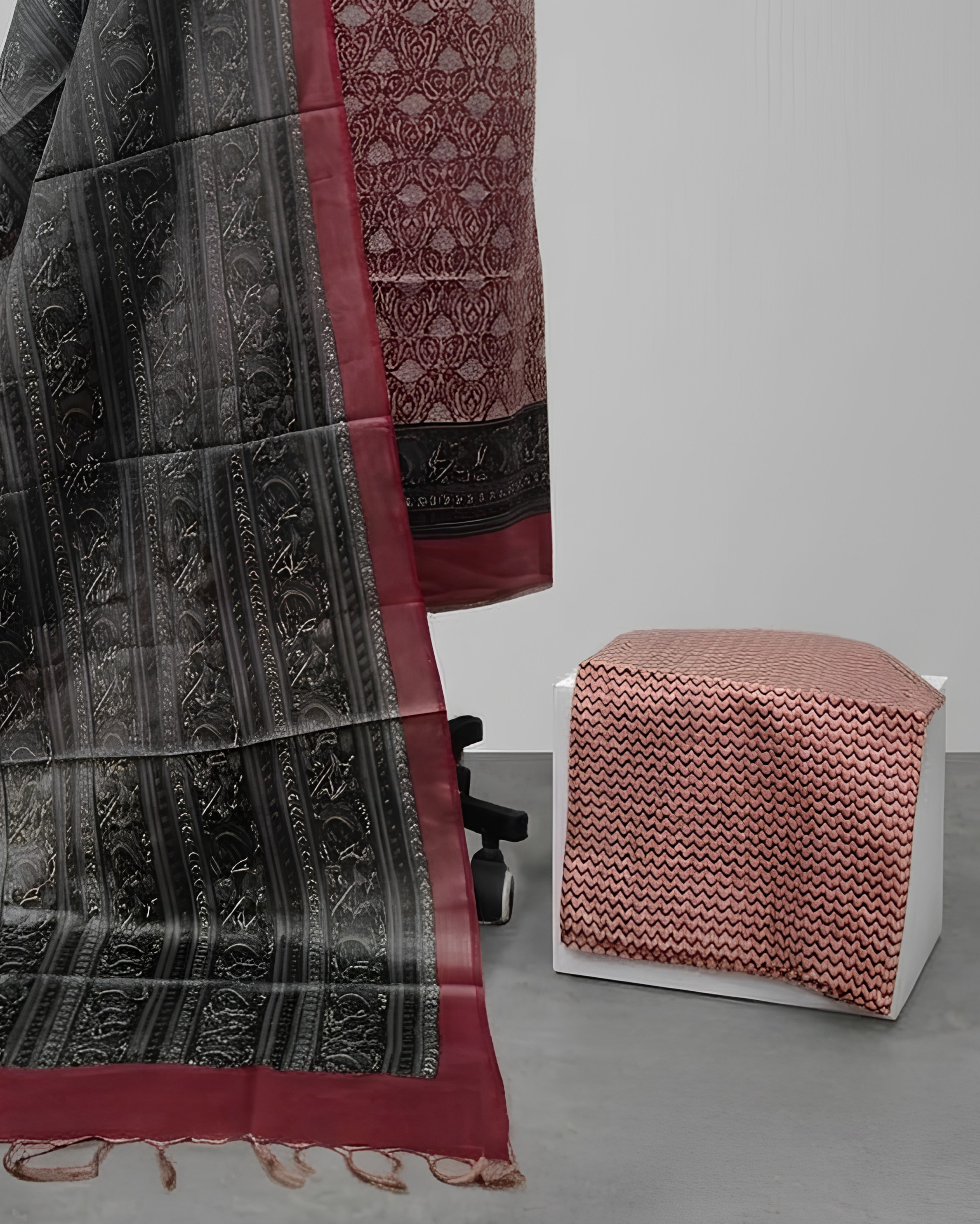 TISSUE SILK DIGITAL CHUDI SETS - MAROON WITH HALF BLACK