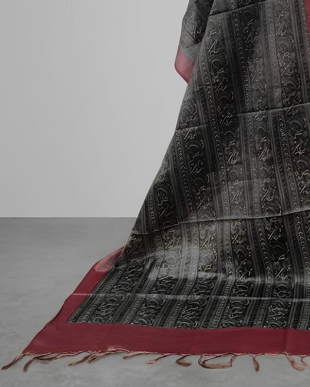 TISSUE SILK DIGITAL CHUDI SETS - MAROON WITH HALF BLACK