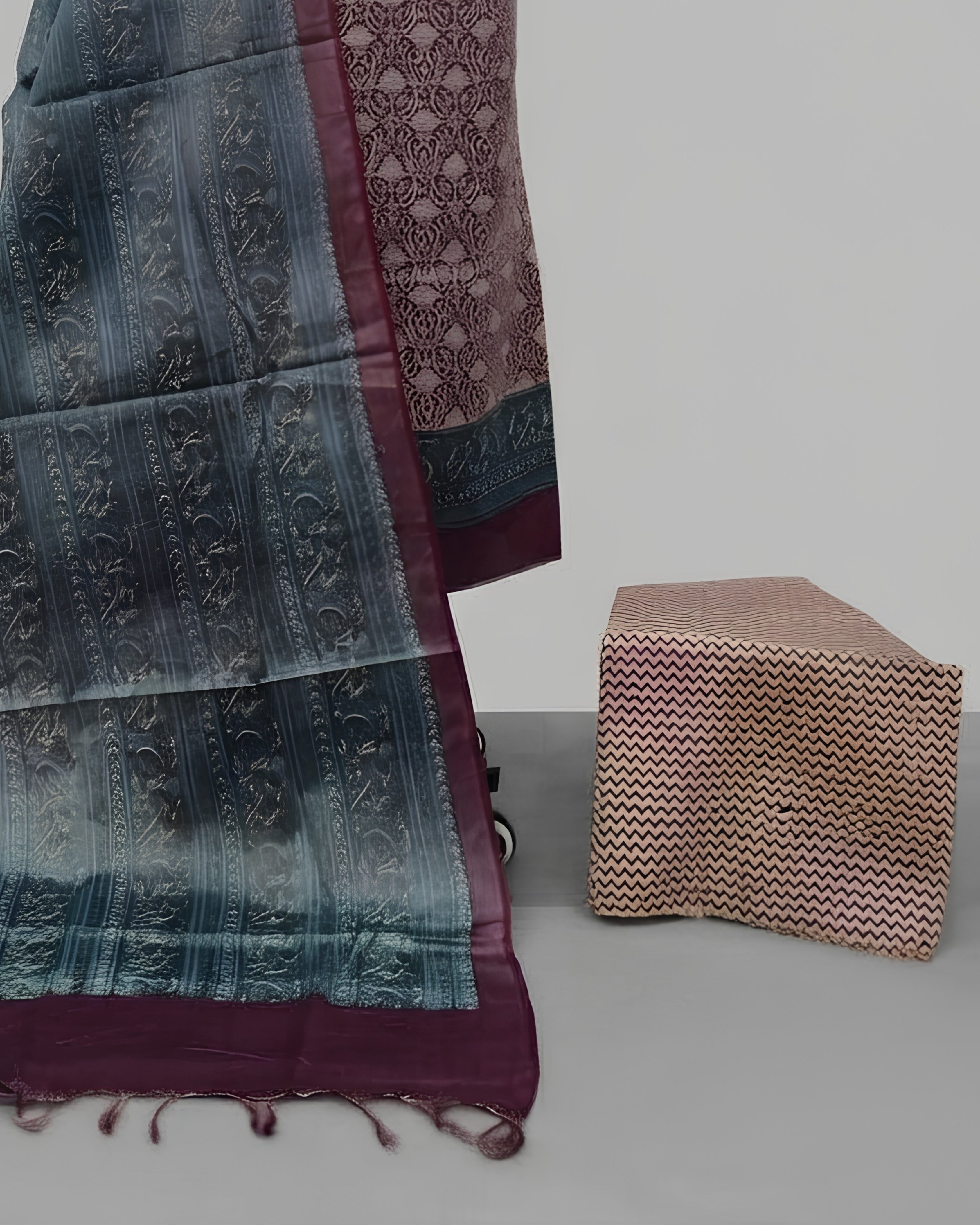 TISSUE SILK DIGITAL CHUDI SETS -MAROON WITH SALTE BLUE