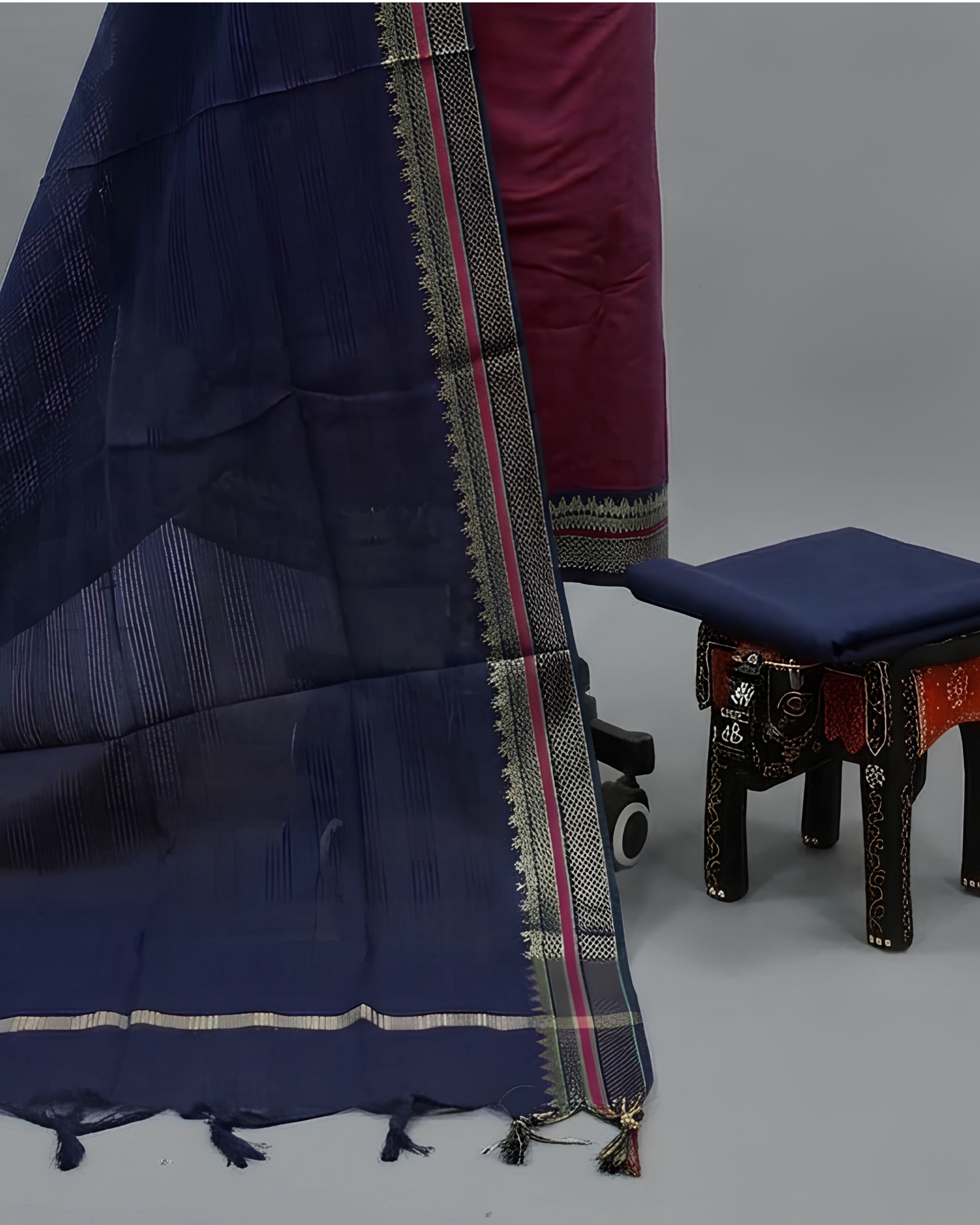 MANGALAGIRI PURE COTTON  ZARI - MAGENTA PURPLE WITH NAVY BLUE