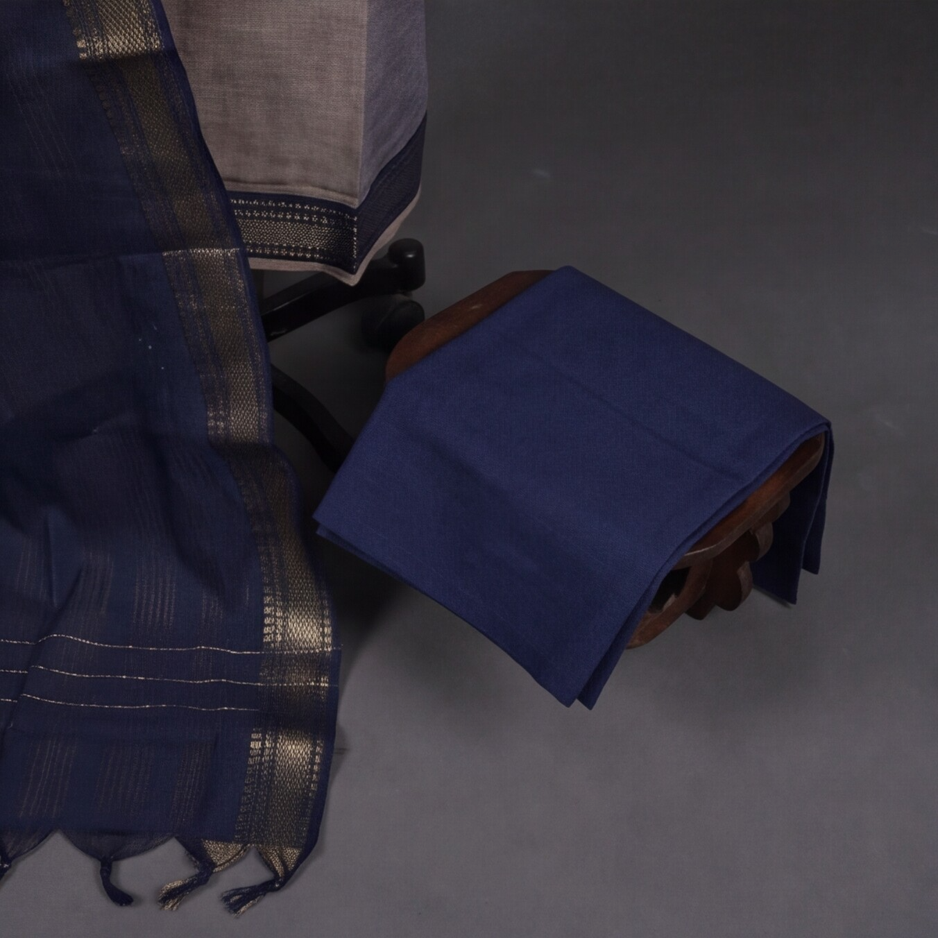 Mangalagiri Pure Cotton Zari - Beige & Navy