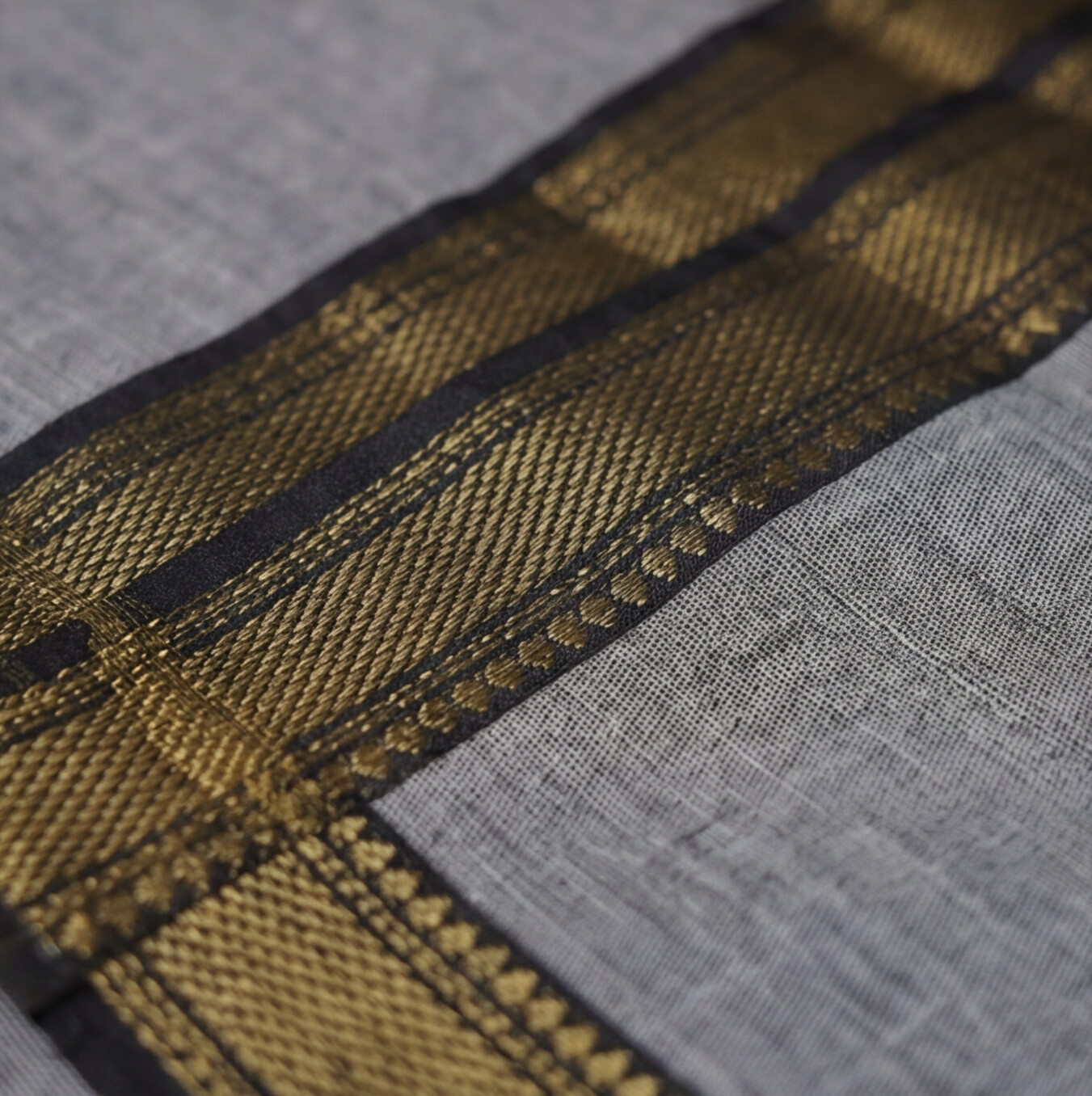 Mangalagiri Pure Cotton Zari - Light Grey & Black