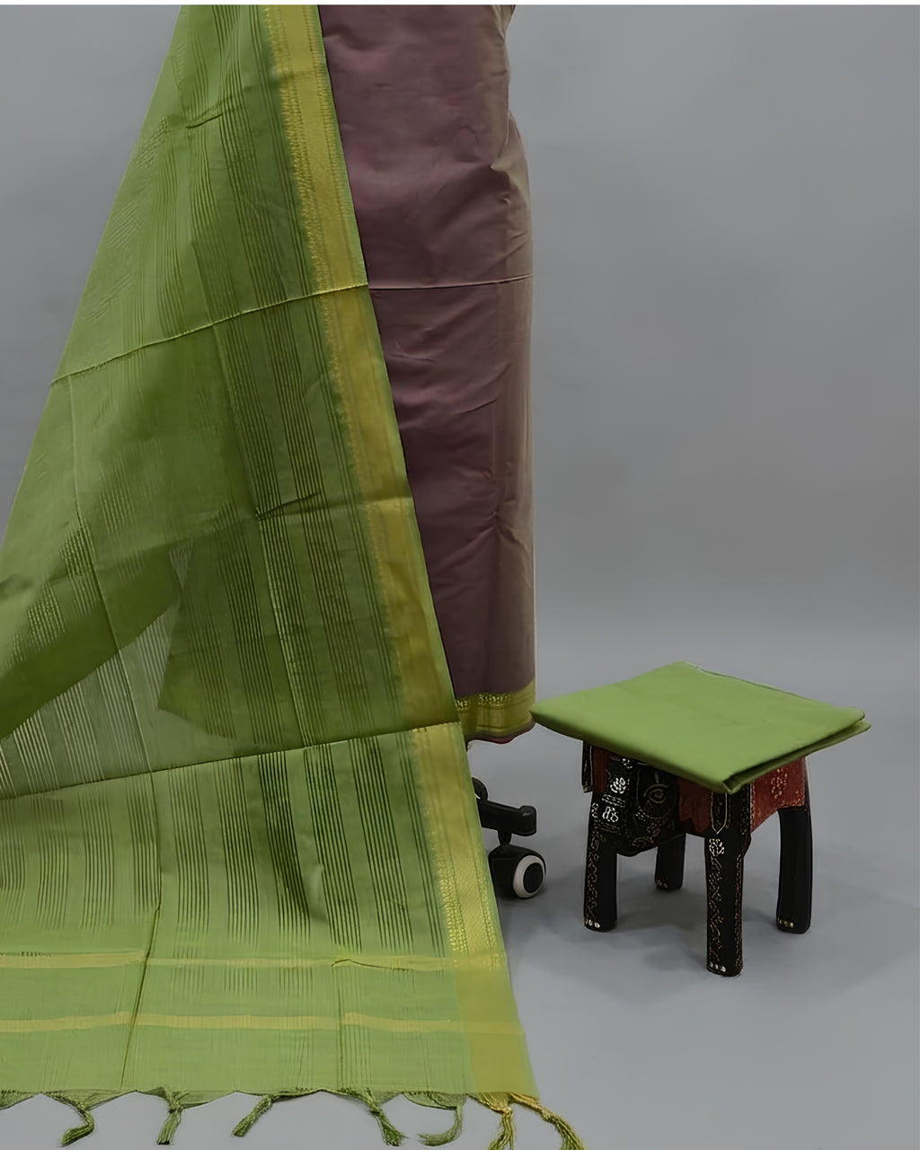 MANGALAGIRI PURE COTTON  ZARI -MAUVE BROWN WITH LIME GREEN